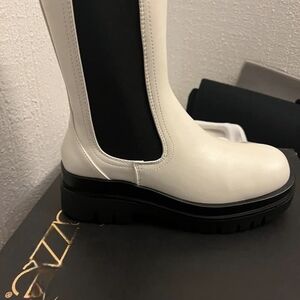 Elegant White Women's Boots